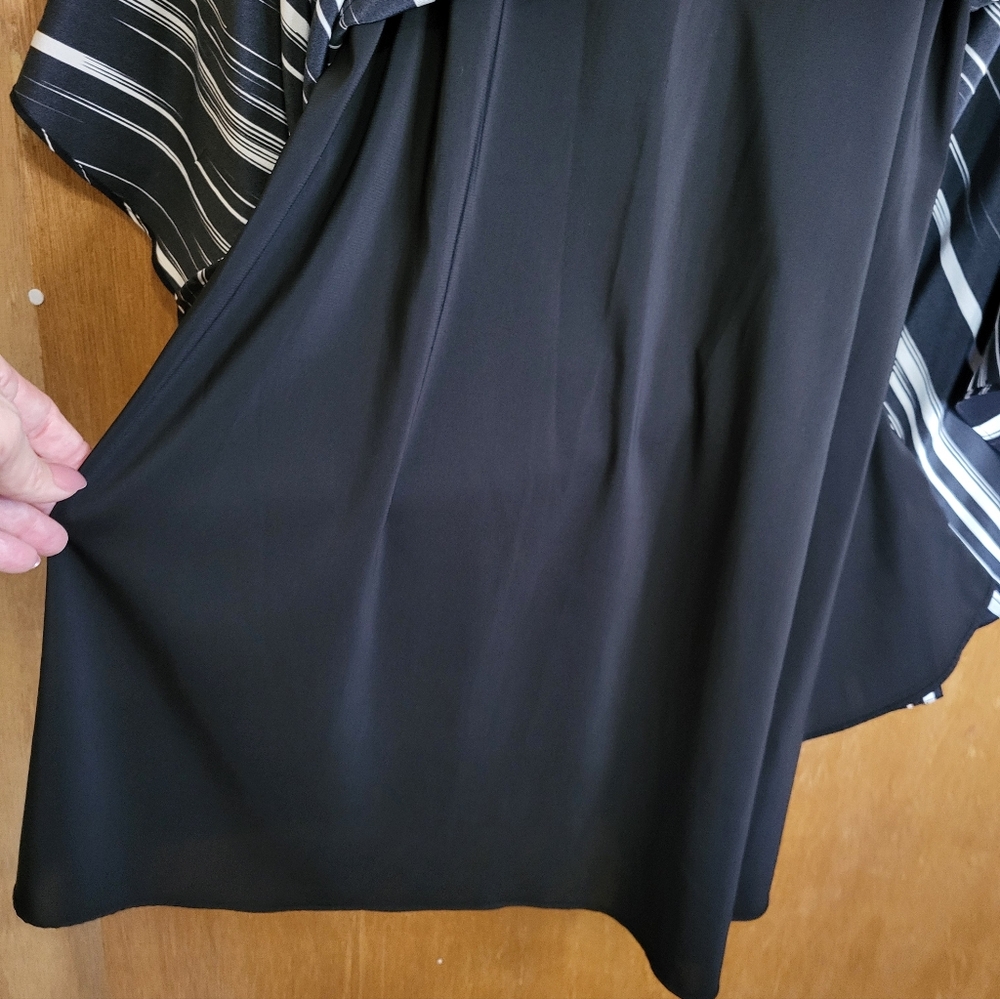 Nicole Miller Black and White Barcode Striped Shirt Dress. Size XL - Picture 11 of 16